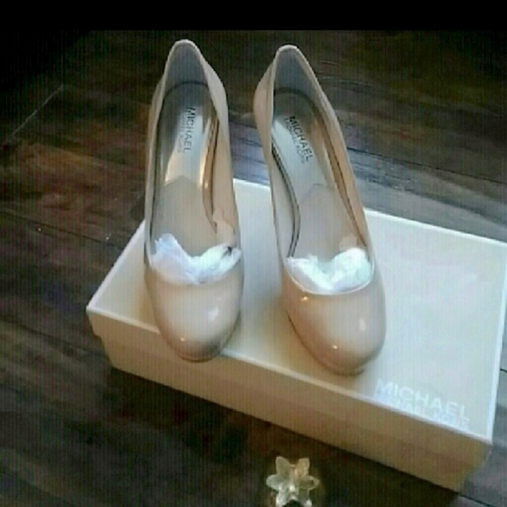 Nude Heels - image 7